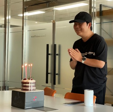 Professor Yoonkoo Lee's Birthday Party with BSL!